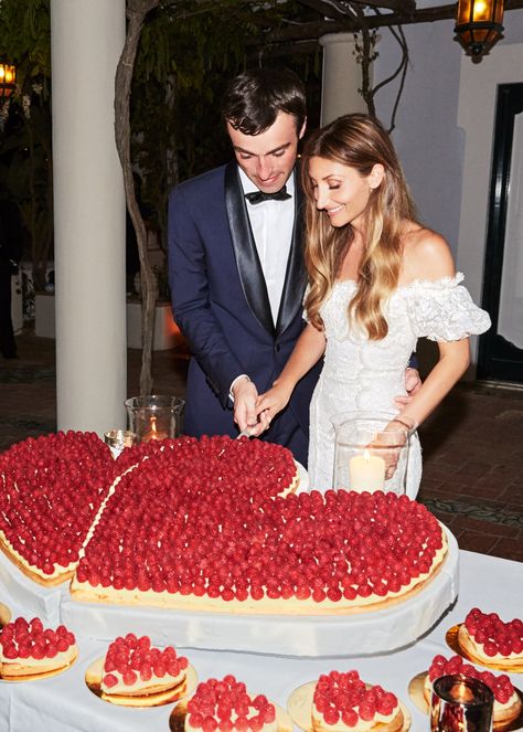 Kristen O’Neill and Brett Shapiro’s Picturesque Wedding in Positano | Vogue Raspberry Wedding, Wedding Cheesecake, Italian Wedding Cakes, Dream Wedding Cake, Vogue Wedding, Positano Italy, Wedding Stylist, Glamorous Wedding, Wedding Mood