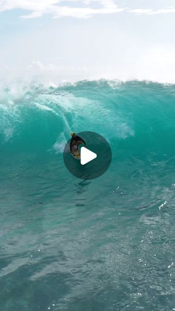 LAST WAVE LOMBOK on Instagram: "The Ultimate Surf, Desert Point ⚠️ 🏄 @makoagomezz" Surfing Videos, Lily Munster, Wave Surfing, Surfing Waves, Lombok, Surfing, Lily, Sports, On Instagram