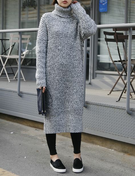 . Knitted Winter Dress, How To Wear Leggings, Long Sweater Dress, Winter Mode, Muslim Fashion Outfits, Knitwear Fashion, Minimal Chic, Long Sweater, Crochet Stitch