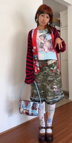 Quirky Layered Outfits, Tie Dye Outfit Ideas, Multi Pattern Outfit, Weird Cute Outfits, Surrealism Outfit Style, Maximalist Y2k Outfits, Maximalistic Outfit, 80s Maximalism Fashion, Kamping Kitsch Outfit