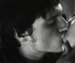 Katniss And Peeta Kiss Gif, Josh Hutcherson Eyes, Josh Hutcherson Kissing, Josh Hutcherson Burn, Josh Hutcherson Gif, Peeta Bread, Rainy Day Movies, Josh And Jennifer, Sean Anderson