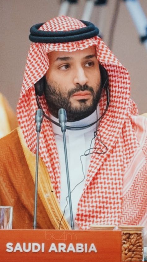 muhammad bin salman al-saud Mohammed Bin Salman Al Saud, Mohammed Bin Salman, Bin Salman, Expensive Jewelry Luxury, Jewelry Luxury, Expensive Jewelry, Bollywood Fashion, Saudi Arabia, Prince