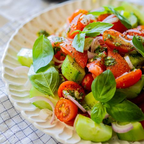 Simple Delicious Recipes, Easy Foods, Fresh Cucumber, Simple Lunch, Healthy Side Dish, Cucumber Tomato Salad, Feta Recipes, Whipped Feta, Lunch Recipe