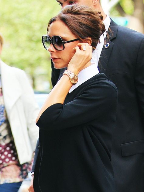 Victoria Beckham wears the Rolex Day-Date watch like a boss. Celebrity Watches Women, Ladies Rolex Watches On Wrist, Black And White Outfits, Classy Updo, Black And White Outfit, Victoria Beckham Style, Rolex Watches Women, Wear Watch, Classy Watch