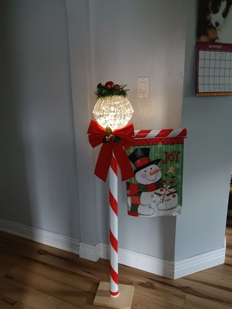 Dollar Tree Fanatics Crafts & Decor | Just finished my light pole | Facebook Christmas Lamp Post, Affordable Christmas Decorations, Dollar Tree Christmas Decor, Christmas Decorations Diy Crafts, Diy Christmas Lights, Christmas Crafty, Diy Christmas Ornaments Easy, Dollar Tree Christmas, Crafts Decor