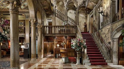 Hotel Danieli in Venice was built at the end of the 14th century by one of the city's nobl... Venice Italy Hotels, Chiang Mai Hotel, Venice Hotels, Luxury Collection Hotels, Hotel Entrance, Elegant Hotel, Piazza San Marco, Tokyo Hotels, Luxury Accommodation