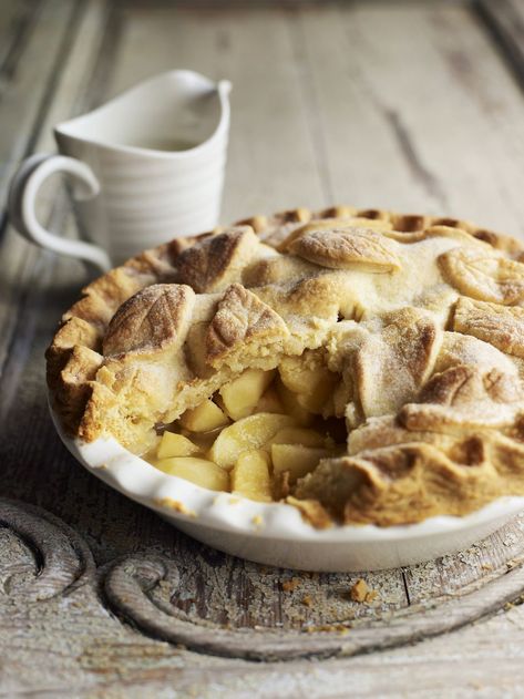 Proper British Apple Pie Recipe Old Fashioned Apple Pie, Best Pecan Pie Recipe, Shortcrust Pastry Recipes, Perfect Apple Pie, Dessert Pie Recipes, Best Pecan Pie, Pumpkin Pecan Pie, Apple Pie Recipe, Easy Pie Recipes