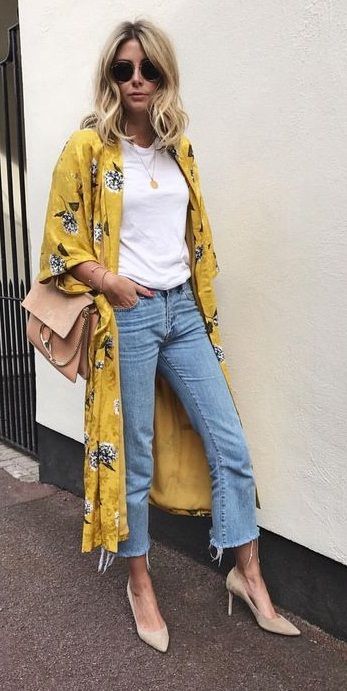 Kimono Jacket Outfit, Jeans Outfits Summer, Kimono With Jeans, Kimono Street Style, Vetement Hippie Chic, Kimono And Jeans, Kimono Modern, Look Kimono, Kimono Styles