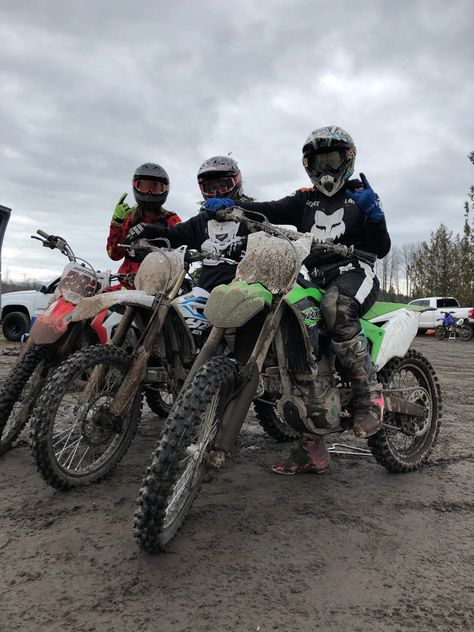 Dirt Bike Aesthetic, Motocross Aesthetic, Dirtbike Astetic, Riding Dirt Bikes, Dirt Bike Riding, Me And My Bf, Trail Riding Dirtbike, Motocross Girls, Apocalypse Dirt Bike