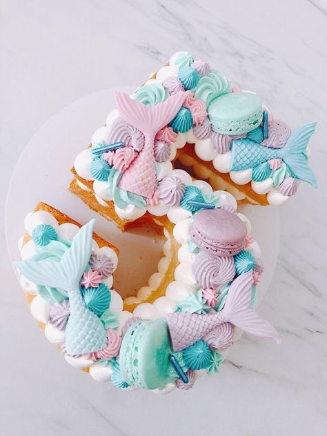 Mermaid Number Cake, Mermaid Birthday Party Food, Mermaid Party Food, Underwater Birthday, Letter Cakes, Number Birthday Cakes, Cake Lettering, Mermaid Birthday Party Decorations, Mermaid Cupcakes