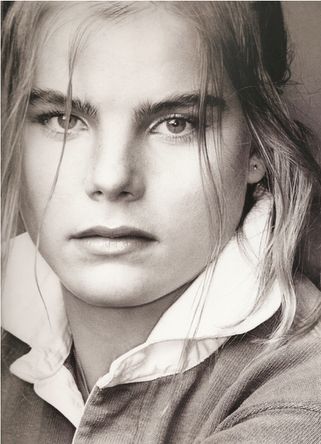 Mariel Hemingway Divine Woman, Margaux Hemingway, Mariel Hemingway, Dermot Mulroney, Ornella Muti, Black And White People, Celebrity Faces, Photography Portraits, How To Look Handsome