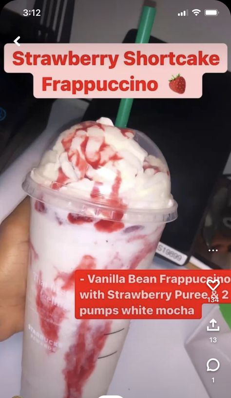 Strawberry Shortcake Frappuccino, Strawberry Frappuccino, Frappuccino Starbucks, Starbucks Fall Drinks, Frappuccino Inspired Recipes, Healthy Starbucks Drinks, Secret Starbucks Drinks, Healthy Starbucks, Disneyland Food