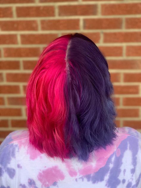 Red And Purple Split Dye, Pink And Purple Split Dye Short Hair, Half Pink Half Purple Hair, Pink And Purple Split Dye, Purple Split Dye, Pink Grey Hair, Hairdye Ideas, Split Hair Dye, Split Dye Hair Ideas