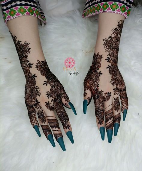 Simple Bail Mehndi Design, Mahdi Design Beautiful, Mehndi Bail Design, Stylish Mehndi Designs For Front Hand, Bail Mehndi Design, Minimal Mehndi Designs, Quetta Balochistan, Mehndi Design Back Hand, Arabic Bridal Mehndi Designs