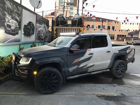 vw amarok Truck Wraps Graphics, Camo Wraps, Ford Ranger Raptor, Truck Cargo, Nissan Trucks, Car Sticker Design, Vw Amarok, Golf Car, Car Volkswagen