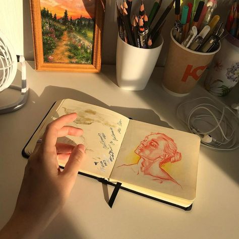 Drawing Pov, Pov Sketch, Pov Drawing, Aesthetic Drawings, Paint Inspo, Journal Inspo, Artist Life, Sketchbook Inspiration, Beautiful Drawings