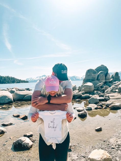 Baby Announcement Photoshoot Summer, National Park Pregnancy Announcement, Lake Baby Announcement, Pregnancy Announcement On The Beach, Pregnancy Announcement Outdoorsy, Adventure Pregnancy Announcement, Cruise Pregnancy Announcement, Vacation Pregnancy Announcement, Hawaii Baby Announcement