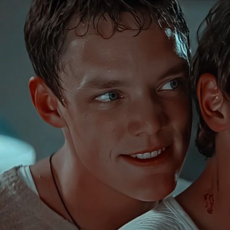 Scream Mathew Lillard, Scream Matthew Lillard, Scream Stu Macher Icon, Stu Scream Icon, Stu Macher Ghostface, Stu And Billy Matching Pfp, Scream 1996 Stu, Stu Ghostface, Scream Stu And Billy