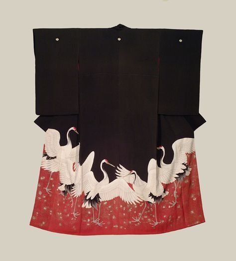 Standing crane Meiji tomesode, The Kimono Gallery Kalluto Zoldyck, The Kimono Gallery, Kimono Traditional, Kimono Gallery, Japanese Costume, Kimono Japan, Paris Couture, Wedding Kimono, Kimono Design