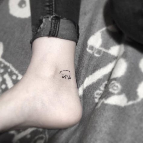 Polar Bear Tattoo, Bear Tattoo Designs, Palm Tattoos, Bear Tattoos, Inspiration Tattoos, Small Girl Tattoos, Bear Tattoo, Tattoo Trends, Flower Tattoo Designs