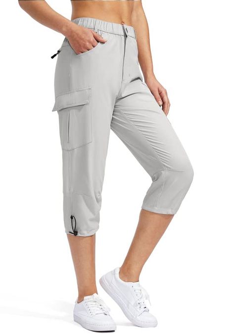 Universal Trip, Cargo Capris, Hiking Pants Women, Womens Capri Pants, Women Travel, Hiking Pants, Cargo Pocket, Hiking Women, Dark Khaki