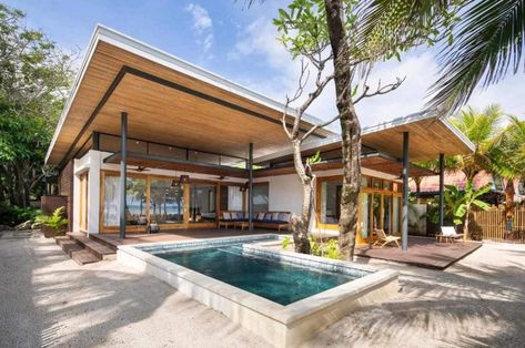 Tropical Houses Architecture, Modern Tropical House, Tropical House Design, Beachfront Villa, Caribbean Homes, Surf Spots, Beachfront Home, Puntarenas, Tropical House