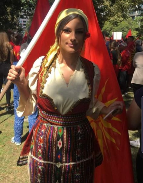 Macedonian Culture, Balkan Culture, Slavic Clothing, North Macedonia, Beauty People, People Food, Food Culture, Traditional Clothing, Macedonia