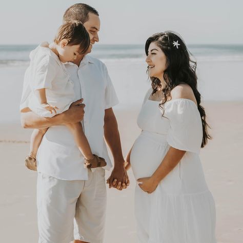 Yesterday I received the most perfect maternity pictures. My vision truly came to life 🌊 And how special is it that Theo was part of it as the big brother 🥹 Thank you to @photographybyrobyndisher for capturing these amazing pictures 📸 Pregnancy Announcement Family, Amazing Pictures, Maternity Shoot, Pregnancy Shoot, Maternity Pictures, Pregnancy Announcement, Big Brother, Cool Pictures, Thank You