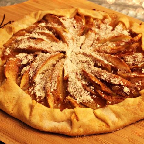 Amazing Apple Crostata Apple Crostata Recipe, Apple Crostata, Crostata Recipe, Butter Crust, Apple Crisp Easy, Ina Garten Recipes, Tart Dessert, Easiest Apples, Fruit Tart