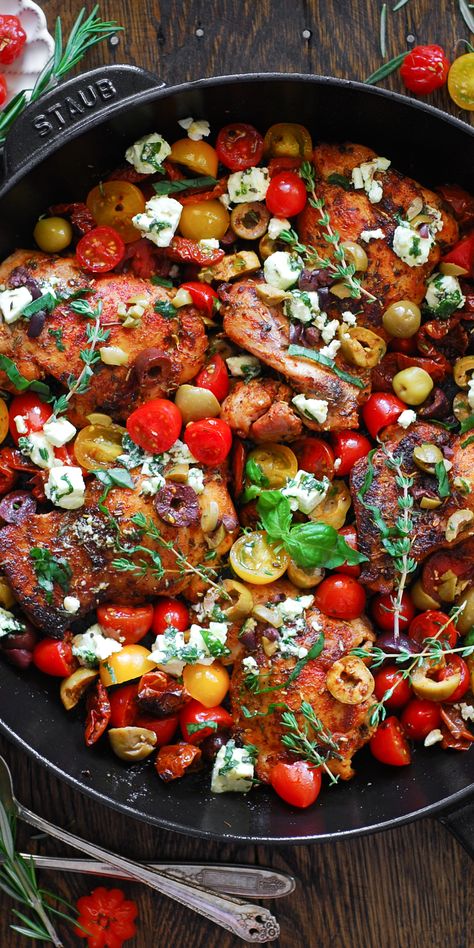 Greek Chicken with Cherry Tomatoes, Olives, Feta Cheese, Sun-Dried Tomatoes, and Lemon Juice - in a cast iron pan. Chicken With Cherry Tomatoes, Greek Chicken Recipe, Julia's Album, Greek Kitchen, Mediterranean Cookbook, Greek Chicken Recipes, Mediterranean Chicken, Greek Chicken, Mediterranean Cuisine