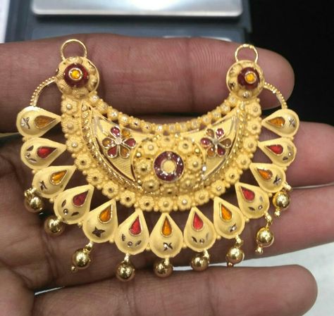 Kolkata design Mangalsutra Pendent, Jewelers Workbench, Gold Pendent, Mangalsutra Design, Bridal Jewelry Vintage, Antique Jewellery Designs, Gold Mangalsutra Designs, Mangalsutra Designs, Gold Rings Fashion