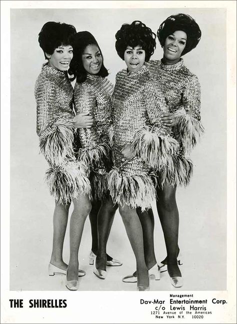 The Shirelles (from left): Doris Coley, Micki Harris, Beverly Lee & Shirley Owens The Shirelles, Singing Groups, 60s Girl, 1960s Music, Woman Singing, Soul Artists, 60s Music, Carole King, Little Shop Of Horrors