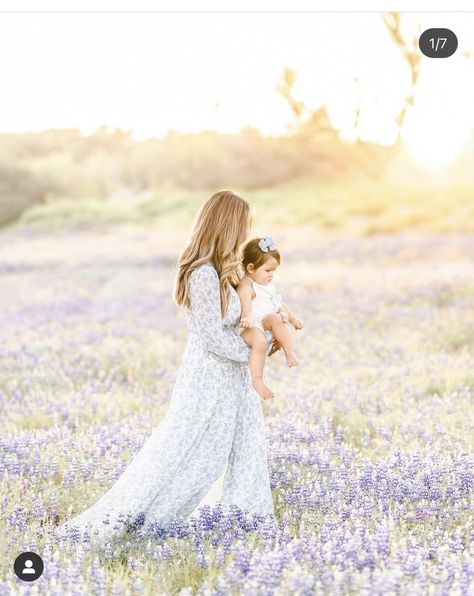 Lavander Photoshoot, 1 Year Pictures, First Family Photos, Field Photoshoot, Mini Outfit, Spring Photoshoot, Lavender Field, Spring Photos, Lavender Dresses