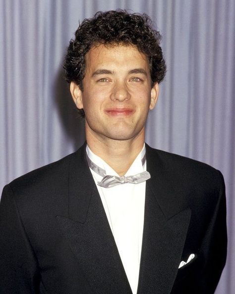 Tom Hanks Fans on Instagram: “His sparkly eyes😍  Young Tom Hanks❤️ . . . . . #tomhanks #young #80s” 80s Actors, Apollo 13, Sparkly Eyes, Rick Ross, Forrest Gump, Cartoon Network Adventure Time, American English, Adam Sandler, Tom Hanks