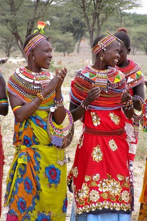 Kenya Clothing, Afrocentric Beauty, Traditional Dresses African, Masai Women, Masai Tribe, Designed Clothes, Kenya Fashion, African Vibes, Traditional African Clothing