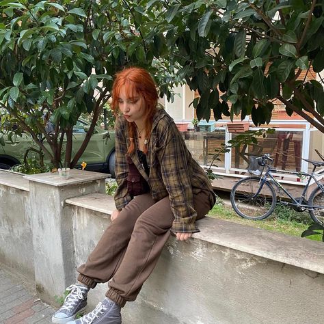 Ginger Hair Girl, Tomboyish Outfits, Red Hair Woman, Ginger Girls, Green Outfit, Orange Hair, Swaggy Outfits, Ginger Hair, Start Writing