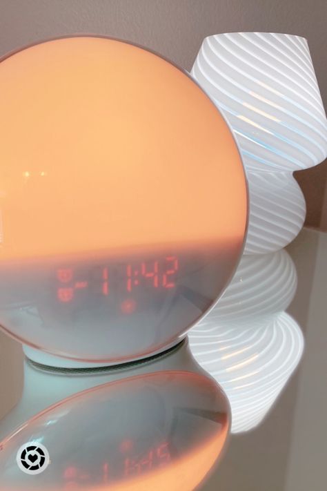 Sunlight Alarm Clock, Sunset Alarm Clock, Sunrise Alarm Clock Aesthetic, Alarm Aesthetic, Aesthetic Alarm Clock, Alarm Clock Aesthetic, White Bedside Lamp, Sunrise Clock, Productive Era