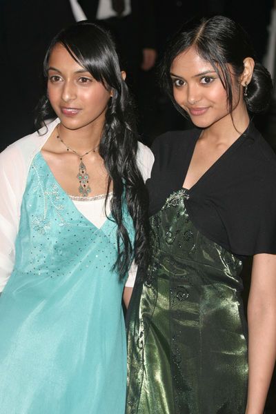 afshan_azad-shefali-chowdhury is Parvati and Padma patil twins (from Glamour) Shefali Chowdhury, Padma And Parvati Patil, Patil Twins, Afshan Azad, Padma Patil, Parvati Patil, Potter Aesthetic, Female Celebrity Fashion, Night Moon