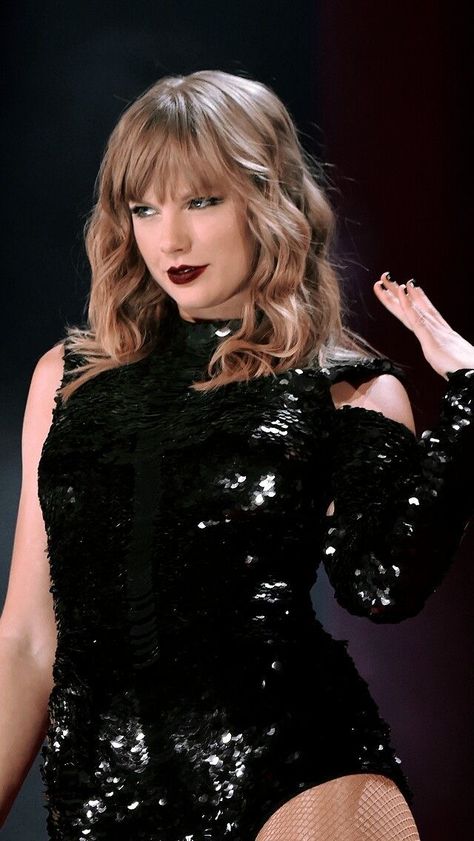 Style Taylor Swift, Taylor Swift Fotos, Miss Americana, Photos Of Taylor Swift, Swift Tour, Taylor Swift Cute, Estilo Taylor Swift, Taylor Swift Fearless, Taylor Swift Posters