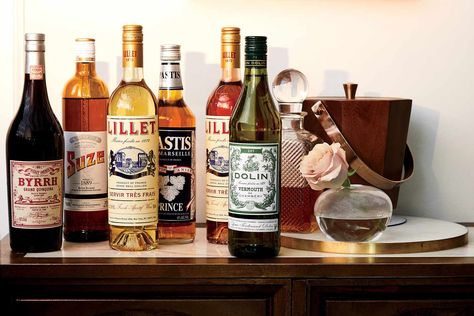 Does Alcohol Go Bad? It Might Be Time to Replace Your Bottles France Recipes, French Aperitif, French Appetizers, Snack Dinner, French Cocktails, Marinated Olives, Sparkling Cocktail, Fruity Drinks, Cocktail Set