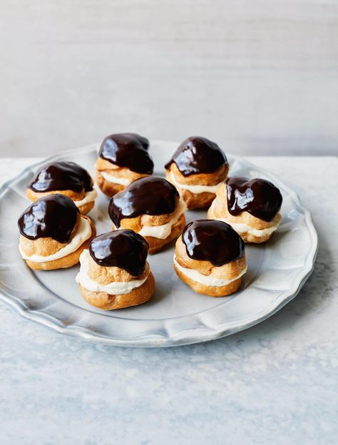 Mary Berry’s Chocolate Profiteroles Chocolate Profiteroles, Profiteroles Recipe, Profiterole, Mary Berry Recipe, Berry Recipes, Summer Menu, Frozen Chocolate, Choux Pastry, Berries Recipes