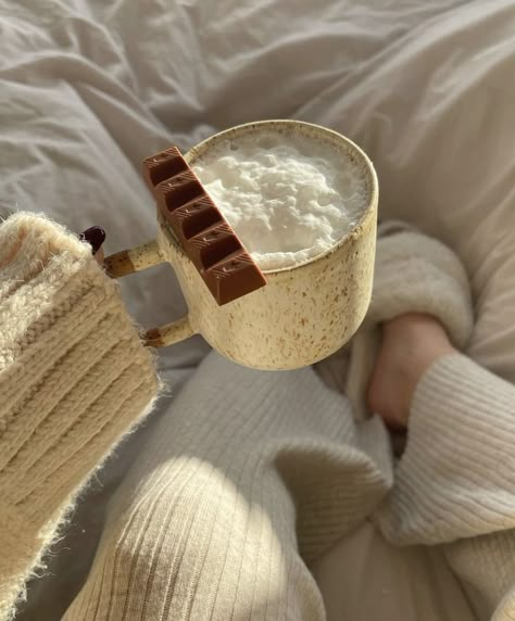 Winter Inspo, Christmas Feeling, Cozy Aesthetic, Aesthetic Coffee, Coffee Cozy, Beige Aesthetic, Christmas Mood, Winter Aesthetic, Comfy Cozy