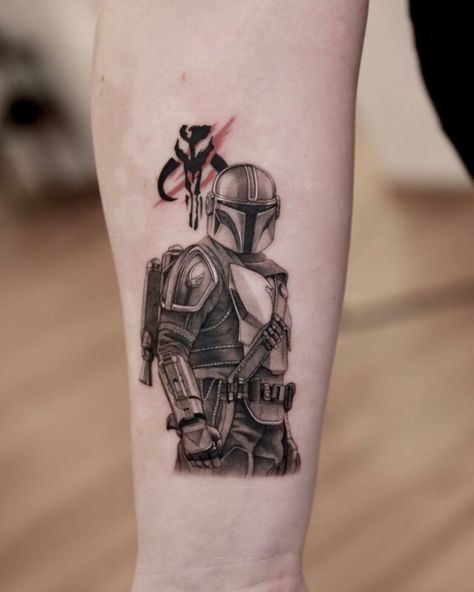 Mandalorian Tattoo Ideas, Boba Fett Tattoo, Taz Tattoo, Mandalorian Tattoo, Star Wars Tattoo Sleeve, Harmony Tattoo, Helmet Tattoo, Army Tattoos, Illustration Tattoo