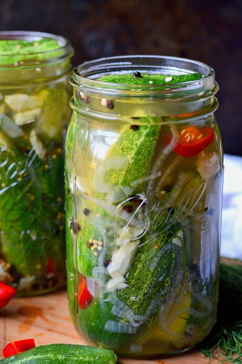 Making Dill Pickles, Refrigerator Pickles Dill, Homemade Pickles Dill, Kosher Dill Pickles, Pickle Recipes Homemade, Canning Pickles, Canning Fruit, Canning Food Preservation, Canned Food Storage