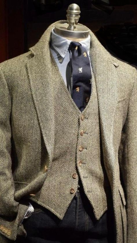 Photoshoot Country, Smart Clothing, Gentlemen Style, Older Mens Fashion, Menswear Inspiration, Macho Alfa, Preppy Mens Fashion, Coat For Men, Waxed Cotton Jacket