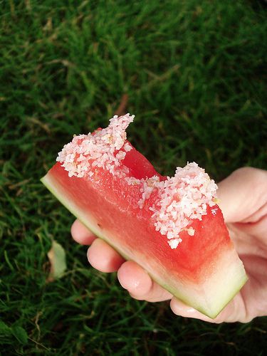 DANGEROUS! watermelon soaked in tequila and dipped in coarse salt. A margarita you can eat Drunken Fruit Recipes Alcohol, Boozy Desserts Summer, Alcoholic Snacks, Boozy Snacks, Boozy Candy, Alcohol Treats, Drunken Desserts, Boozy Fruit, Boozy Treats