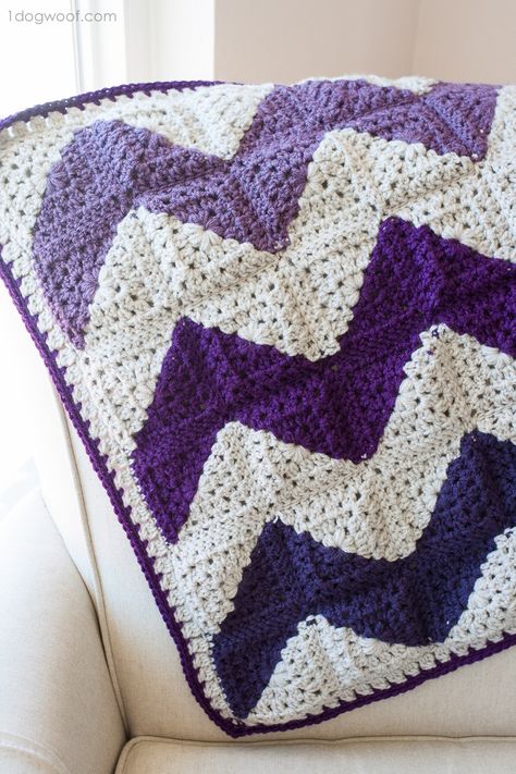 See how to make this unique chevron afghan using granny squares! Includes free pattern and a video tutorial.  | www.1dogwoof.com Crochet Ripple Afghan Pattern, Chevron Crochet Blanket Pattern, Ripple Afghan Pattern, Chevron Crochet Patterns, Crochet Ripple Afghan, Chevron Afghan, Crochet Blanket Chevron, Sunburst Granny Square, Chevron Crochet