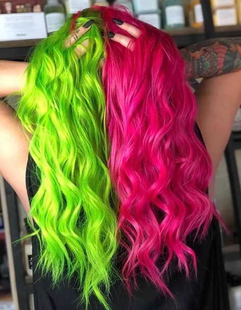 Half Colored Hair, Two Color Hair, Half And Half Hair, Split Dye, Split Dyed Hair, Hair Dyed, Cute Hair Colors, Green Ideas, Neon Hair