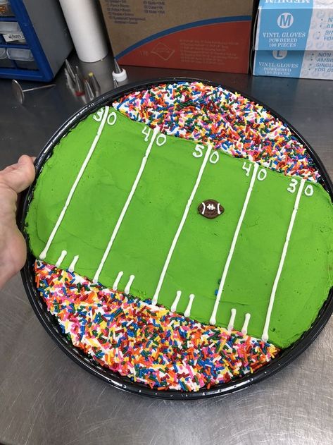 Football Cake Decorating Ideas, Football Message Cookie, Football Cake Diy, Football Cakes Ideas, Large Cookie Decorating Ideas, Football Birthday Cakes For Boys, Superbowl Cookie Cake, Football Cookie Cake Designs, Super Bowl Cookie Cake