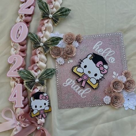 Bouquets By Evelyn ꨄ (@bouquetssbyeve) • Instagram photos and videos Pink Graduation Lei, Hello Kitty Graduation Lei, Hello Kitty Lei, Money Leis For Graduation Diy, Graduation Lei Ideas, Leis For Graduation, Senior 25, Lei Graduation, Graduation Leis Diy